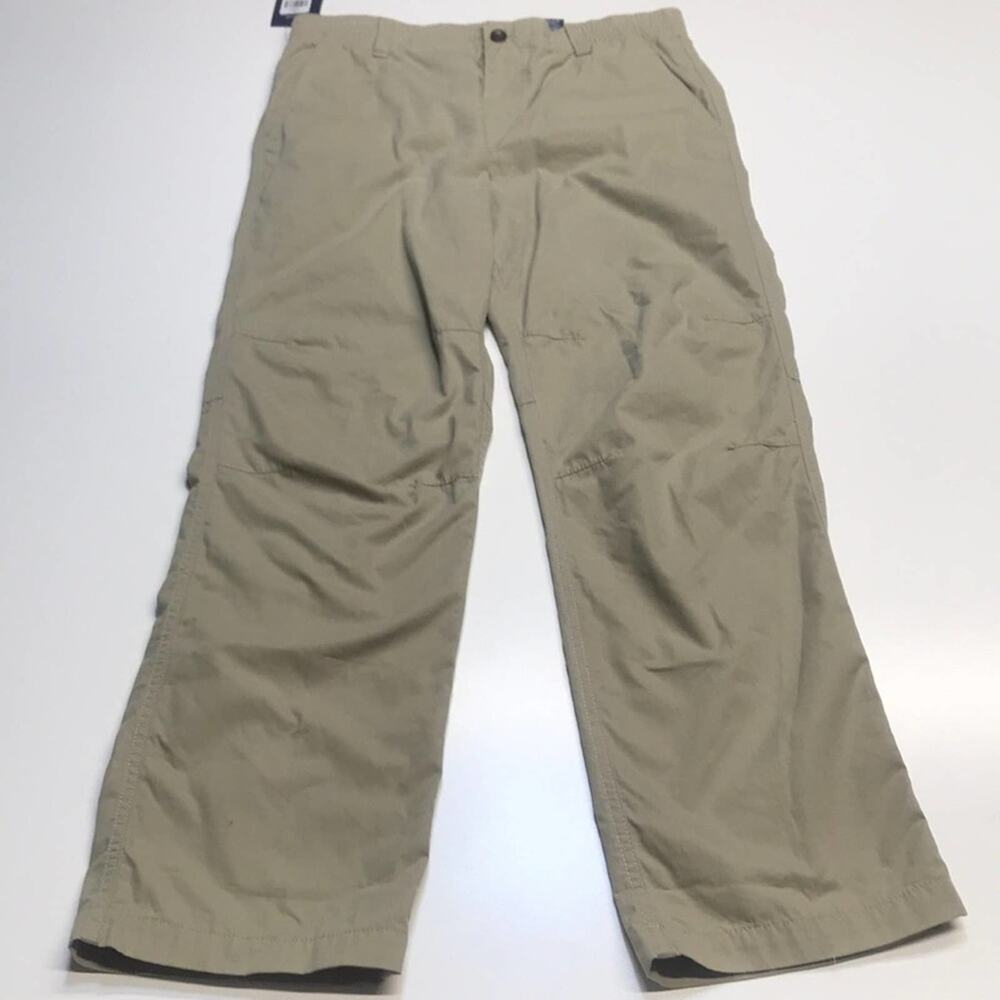 CHAPS Men’s Medium Lightweight Khaki Pants